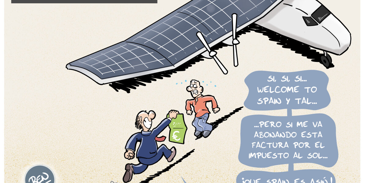 El avión solar aterriza en Sevilla