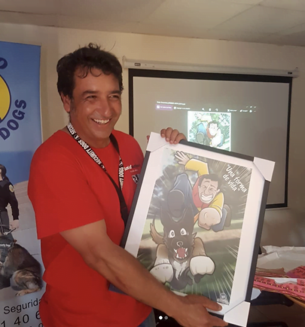 Caricatura Personalizada – Ángel y sus Perros protectores de víctimas de violencia de género 5 Caricatura Personalizada - Ángel y sus Perros protectores de víctimas de violencia de género - Resultado final