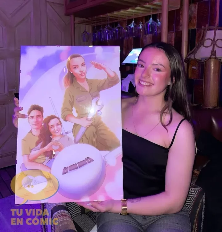 testimonio-cliente-satisfecho-ilustracion-personalizada-caricatura-tu-vida-en-comic Testimonio clienta satisfecha - Regalo de despedida - Ilustración personalizada - Tu Vida en cómic